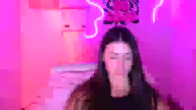 Snapshot of AlisaBubbles chatting on 11/13/25, 04:06 AlisaBubbles online show from 11/13/25, 04:06