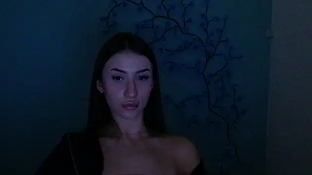 Snapshot of AlisaBubbles chatting on 12/21/25, 07:48 AlisaBubbles online show from 12/21/25, 07:48