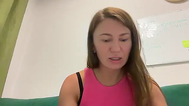 Snapshot of Caliraa chatting on 07/10/26, 06:54 Caliraa online show from 07/10/26, 06:54
