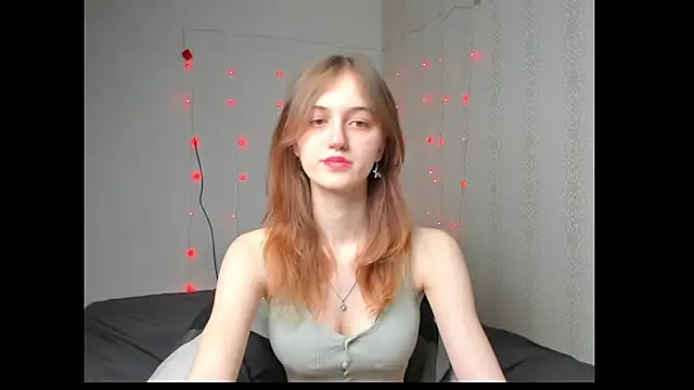 Snapshot of dreamy_pollyyy chatting on 03/11/26, 12:44 dreamy pollyyy online show from 03/11/26, 12:44