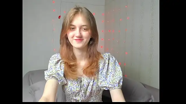 Snapshot of dreamy_pollyyy chatting on 04/19/26, 04:17 dreamy pollyyy online show from 04/19/26, 04:17