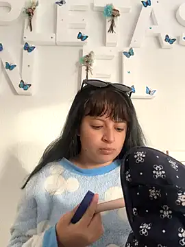 ElJardinEspanol online show from 10/31/25, 04:08