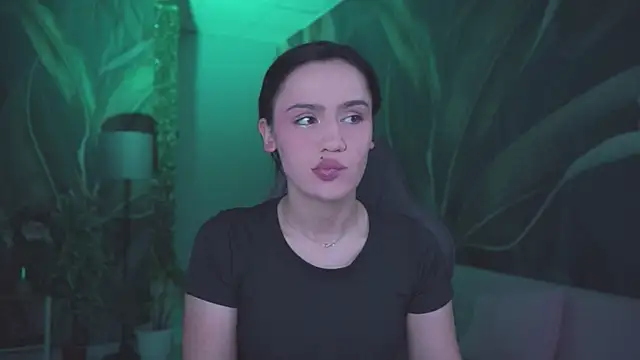 Snapshot of MonicaFarmer chatting on 03/14/26, 11:32 MonicaFarmer online show from 03/14/26, 11:32