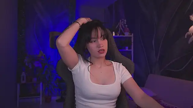 Snapshot of MonicaFarmer chatting on 03/20/26, 12:04 MonicaFarmer online show from 03/20/26, 12:04