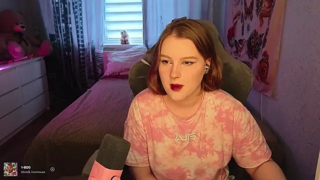 Snapshot of OliviaBlade chatting on 09/13/25, 04:56 OliviaBlade online show from 09/13/25, 04:56