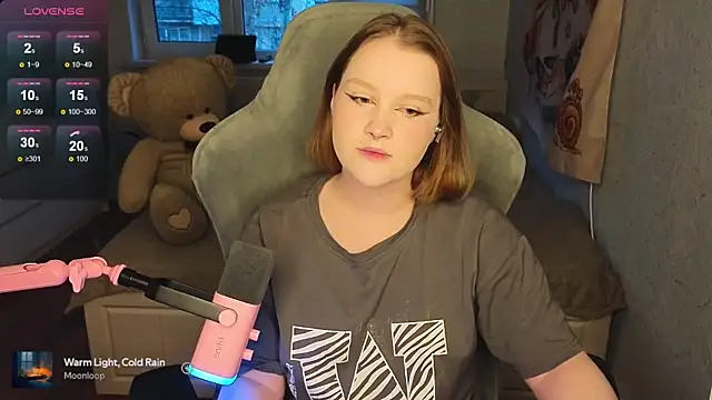 Snapshot of OliviaBlade chatting on 10/05/25, 01:20 OliviaBlade online show from 10/05/25, 01:20