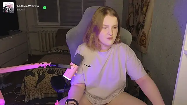 Snapshot of OliviaBlade chatting on 10/23/25, 01:10 OliviaBlade online show from 10/23/25, 01:10