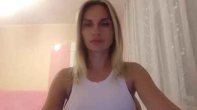 KarelliaStar online show from 09/15/25, 07:03