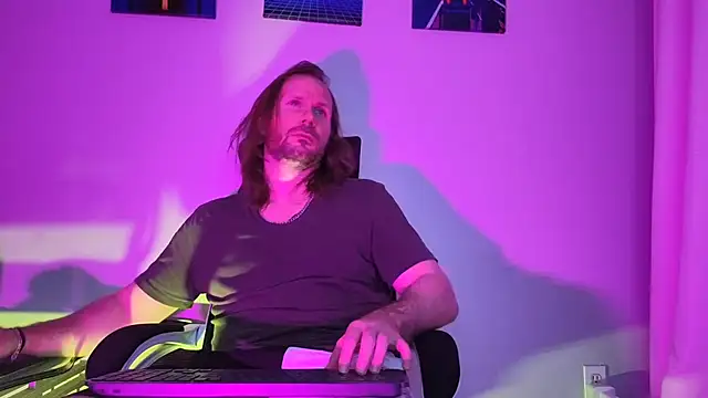 AlbinoAdonis online show from 09/25/25, 12:36