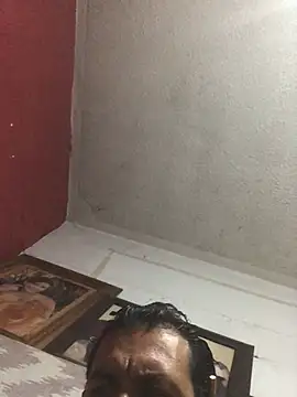 Snapshot of Deyvid184 chatting on 02/21/26, 03:07 Deyvid184 online show from 02/21/26, 03:07