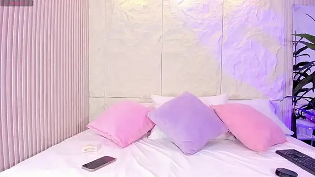 Isabellax21 online show from 10/29/25, 04:15