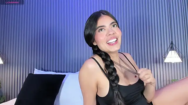 Snapshot of Isabellax21 chatting on 01/15/26, 04:17 Isabellax21 online show from 01/15/26, 04:17