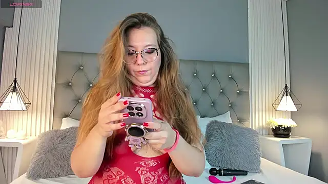 SamantaHarvey online show from 10/18/25, 03:42