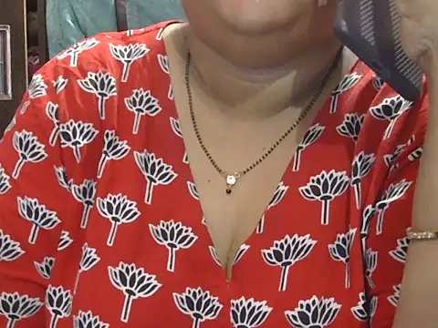 Snapshot of Nisha-telugu chatting on 04/12/26, 04:12 Nisha-telugu online show from 04/12/26, 04:12