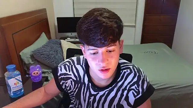 Snapshot of tightncuteass chatting on 10/03/25, 12:29 tightncuteass online show from 10/03/25, 12:29