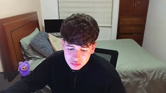 Snapshot of tightncuteass chatting on 10/10/25, 12:09 tightncuteass online show from 10/10/25, 12:09