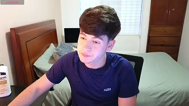 Snapshot of tightncuteass chatting on 10/18/25, 10:21 tightncuteass online show from 10/18/25, 10:21