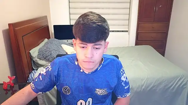 Snapshot of tightncuteass chatting on 10/29/25, 12:24 tightncuteass online show from 10/29/25, 12:24