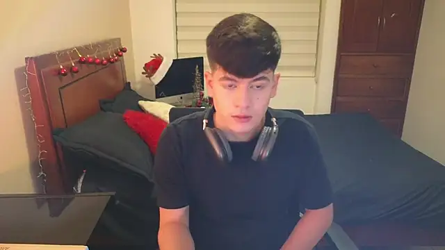 Snapshot of tightncuteass chatting on 11/15/25, 10:48 tightncuteass online show from 11/15/25, 10:48