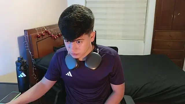 Snapshot of tightncuteass chatting on 11/21/25, 11:36 tightncuteass online show from 11/21/25, 11:36