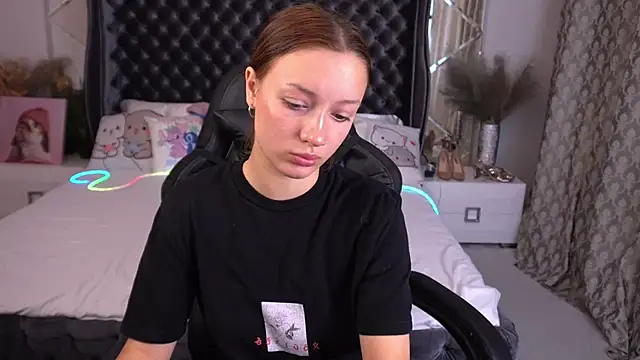 Snapshot of FoxyMayy chatting on 09/23/25, 01:14 FoxyMayy online show from 09/23/25, 01:14