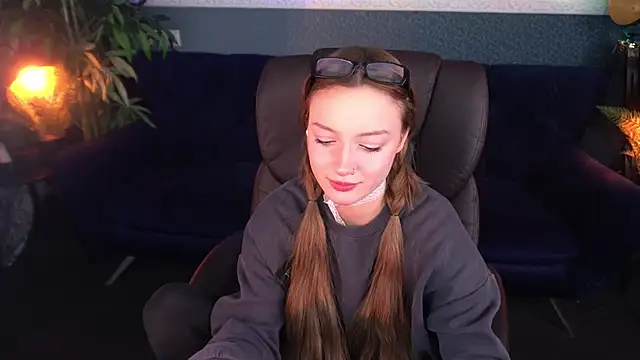 Snapshot of FoxyMayy chatting on 10/16/25, 12:39 FoxyMayy online show from 10/16/25, 12:39