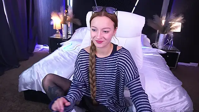 Snapshot of FoxyMayy chatting on 10/18/25, 01:12 FoxyMayy online show from 10/18/25, 01:12