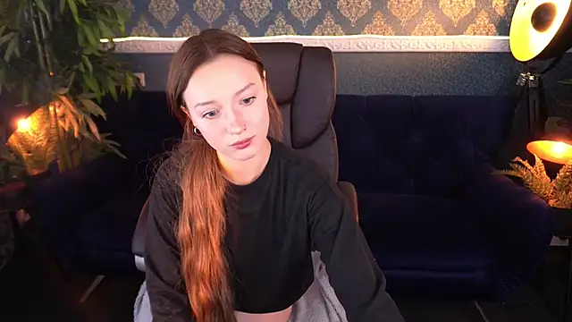 Snapshot of FoxyMayy chatting on 10/22/25, 01:00 FoxyMayy online show from 10/22/25, 01:00