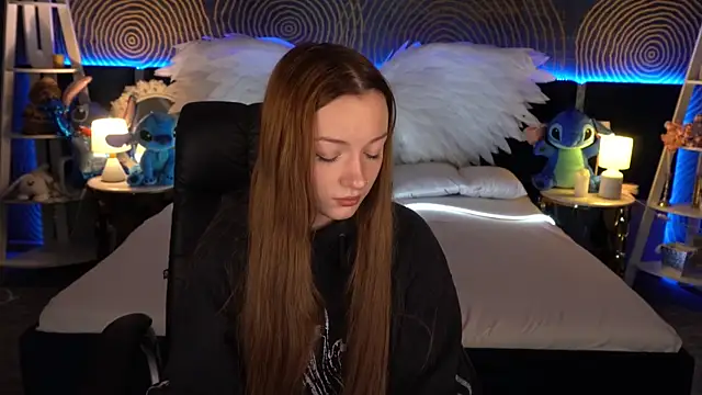 Snapshot of FoxyMayy chatting on 11/23/25, 01:55 FoxyMayy online show from 11/23/25, 01:55