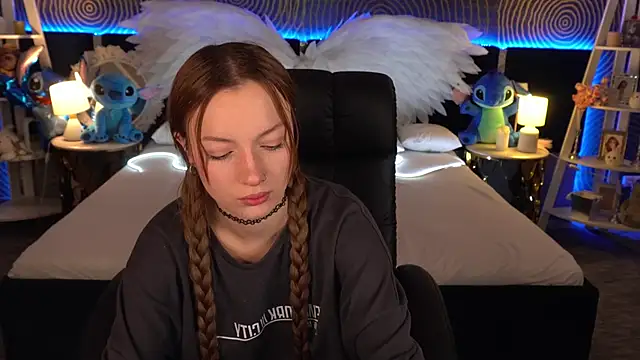 Snapshot of FoxyMayy chatting on 11/26/25, 01:56 FoxyMayy online show from 11/26/25, 01:56