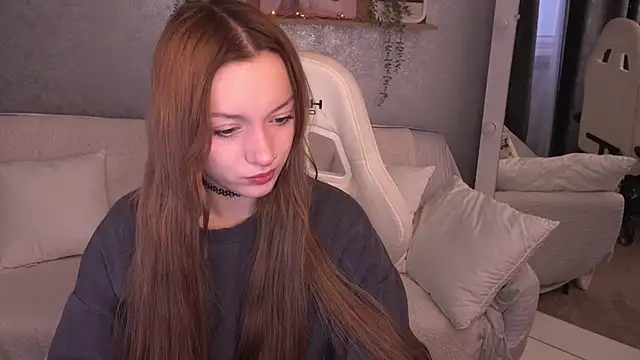 Snapshot of FoxyMayy chatting on 12/05/25, 06:11 FoxyMayy online show from 12/05/25, 06:11