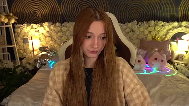 FoxyMayy online show from 05/17/26, 12:56