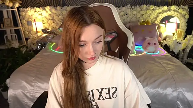 FoxyMayy online show from 05/19/26, 01:39