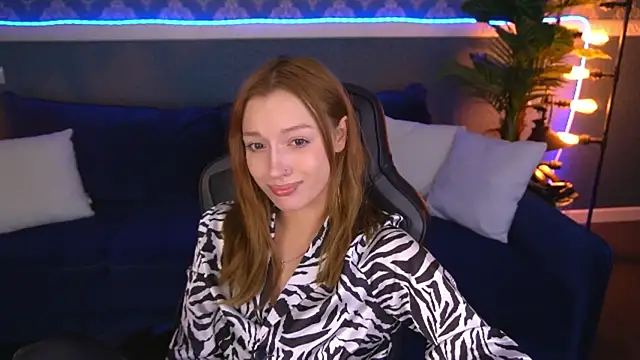 Snapshot of FoxyMayy chatting on 07/19/26, 07:28 FoxyMayy online show from 07/19/26, 07:28