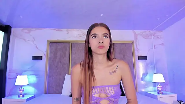 Snapshot of CarolinaaGomezz chatting on 12/05/25, 07:54 CarolinaaGomezz online show from 12/05/25, 07:54