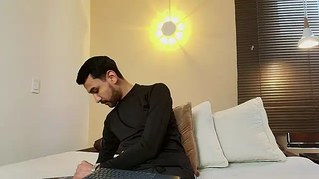 Axel Moon S online show from 10/21/25, 07:25