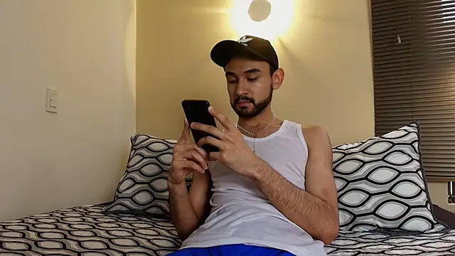 Axel Moon S online show from 12/15/25, 07:18