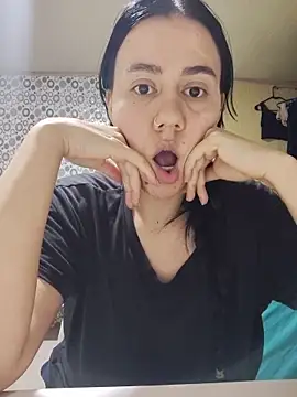Snapshot of valen-sexx chatting on 06/19/26, 02:49 valen-sexx online show from 06/19/26, 02:49