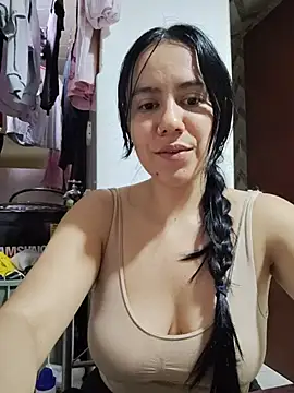 Snapshot of valen-sexx chatting on 07/08/26, 04:17 valen-sexx online show from 07/08/26, 04:17