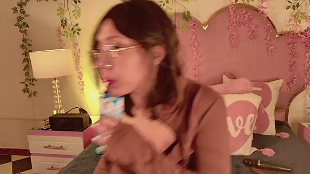 Lauuu2007 online show from 04/03/26, 02:48