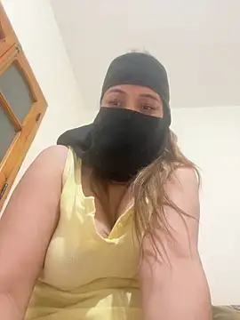 Snapshot of Wild-Nayra chatting on 04/20/26, 09:05 Wild-Nayra online show from 04/20/26, 09:05