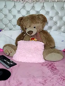 Snapshot of ZARAY_1118 chatting on 01/13/26, 03:01 ZARAY 1118 online show from 01/13/26, 03:01