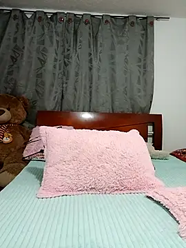 Snapshot of ZARAY_1118 chatting on 03/31/26, 02:35 ZARAY 1118 online show from 03/31/26, 02:35