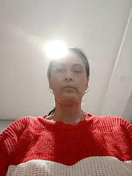 Snapshot of ZARAY_1118 chatting on 04/08/26, 11:48 ZARAY 1118 online show from 04/08/26, 11:48