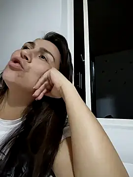 Snapshot of vanessa-titisM chatting on 03/20/26, 12:37 vanessa-titisM online show from 03/20/26, 12:37