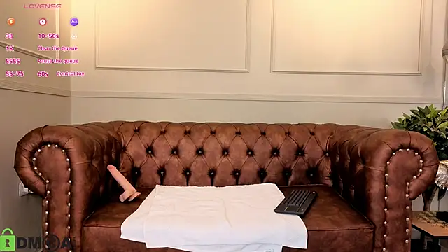 ArielBlossom    online show from 09/13/25, 11:21