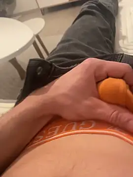 Snapshot of Milike_93 chatting on 03/04/26, 11:22 Milike 93 online show from 03/04/26, 11:22