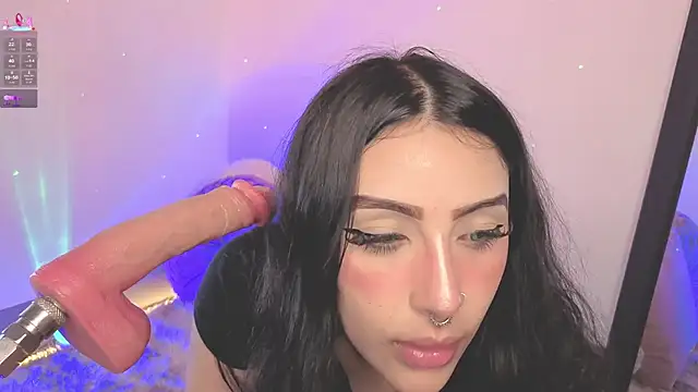 ashlynnlowe  online show from 11/15/25, 07:43