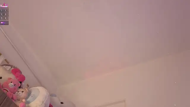 Snapshot of ashlynnlowe_ chatting on 07/09/26, 10:14 ashlynnlowe online show from 07/09/26, 10:14