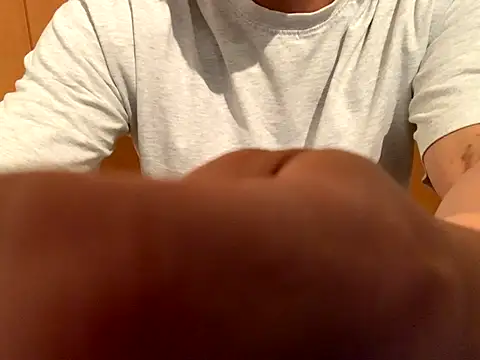 Snapshot of sa_to_shi_ chatting on 10/13/25, 02:28 sa to shi online show from 10/13/25, 02:28